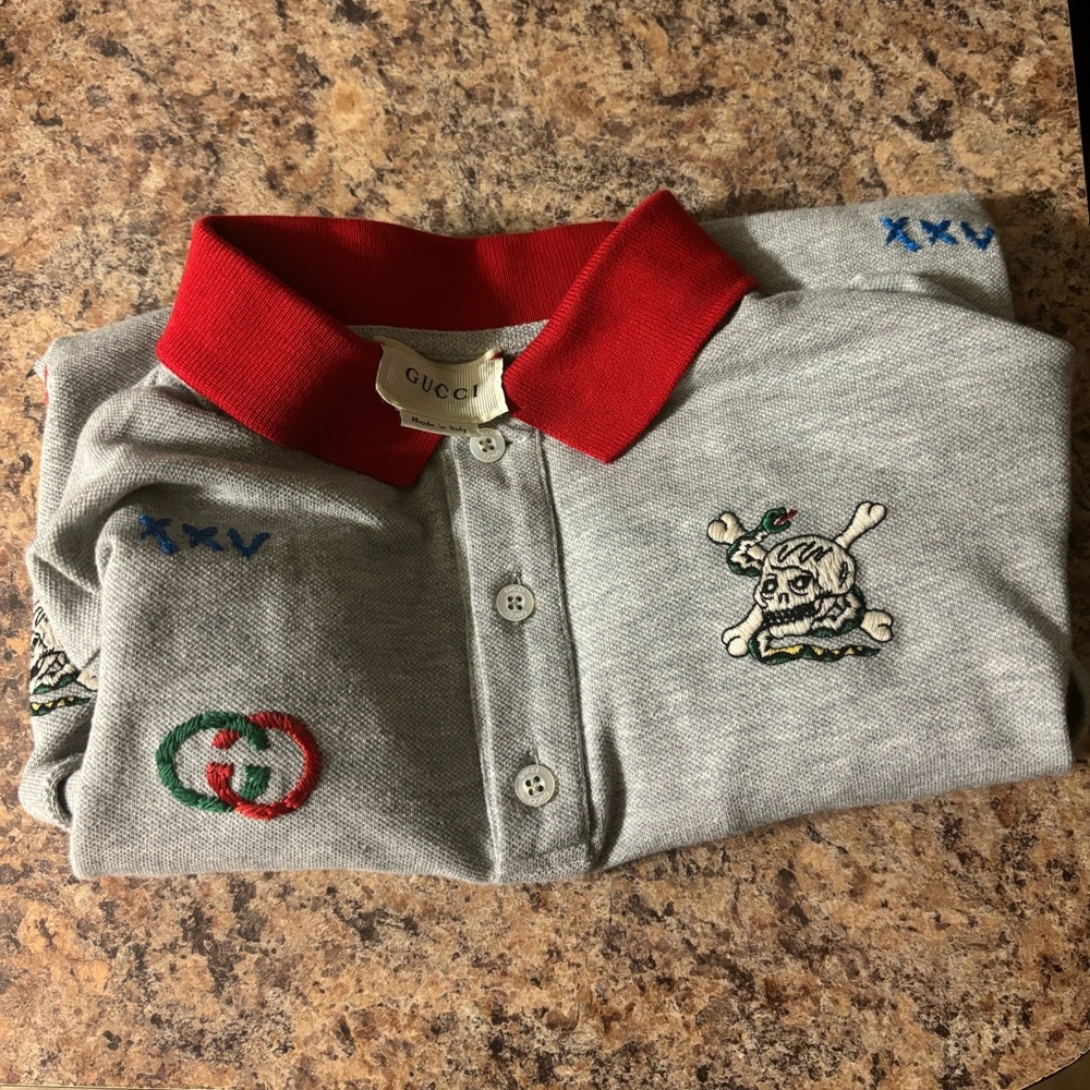 Authentic Gucci kids grey embroidered skull logo polo shirt size 10